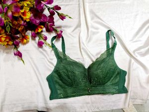 🇳🇿💫🎀Green Lace Bra very beautiful stuff