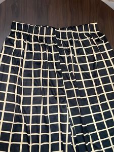 Stylish Black &amp; White Checkered Palazzos
