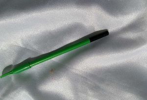 Smooth Eyebrow Pencil with Comb