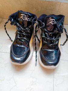 Kids Black High-Top Sneakers / Sports Shoes – Size