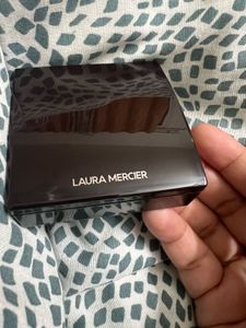 Laura Mercier Powder- Translucent