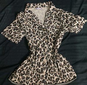 ♡‧₊˚🐆 ‹3 Leopard Print Button-Up Top