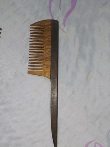WOOD COMB