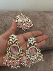 Stunning Pink Kundan earring with maang ti