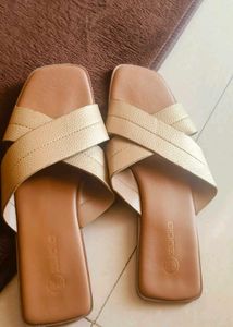 Stylish Beige Criss-Cross Strap Flats