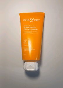 Dot & Key Vitamin C+E Face Wash