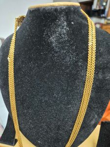 Exquisite Gold-Tone Peacock Necklace