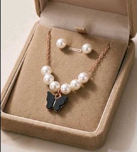 Elegant Pearl Butterfly Necklace & Earrings Set