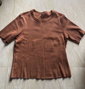 ribbed brown top