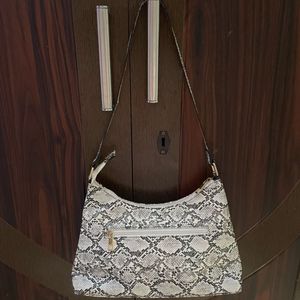 Stylish Snake Print Shoulder Bag