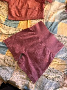Seamless Workout Set - Crop Top &amp; Shorts