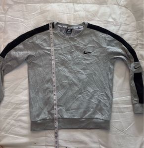 Nike Grey Crewneck Sweatshirt
