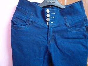 New Navy Blue Jeans With Button Closures 💙