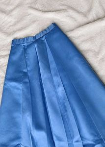 🦢Noire sky Satin Skirt🦢