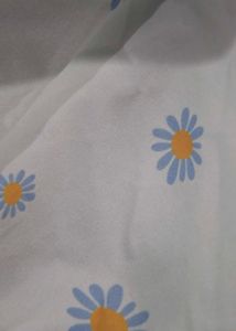 Cute Daisy Print Smocked Top