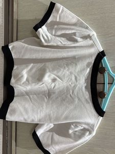 Chic White &amp; Black Heart Crop Top