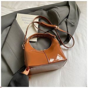Min Hobo Bag