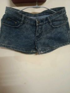 Stylish Acid Wash Denim Shorts