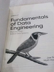 Fundamentals of Data Engineering Book