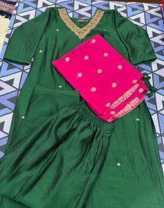 Elegant Green Kurta with Embellished Neckline