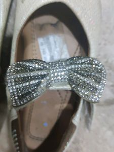 Off White With Golden Silver Bow Size 30 Age 4-6 Years Girls Balley