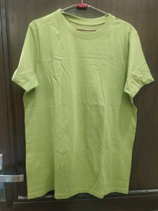 Casual Green Unisex Tshirt ,Skincare Brand, Never Worn ,Without Tags,Xl Size (Free Gift Also With T-shirt)