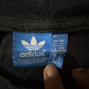 Adidas T-Shirt