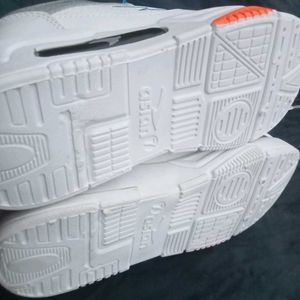 White &amp; Grey Men's Sneakers😎