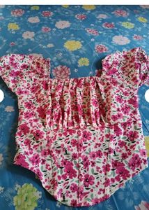 Floral Puff Sleeve Crop Top