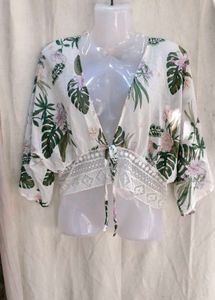 59209. Boho Tropical Print Tie-Front Crop Top