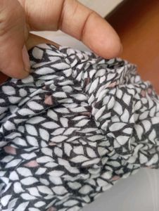 Stylish Sleeveless V-Neck Top
