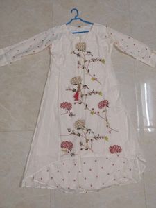 Kurta - Elegant White and Floral