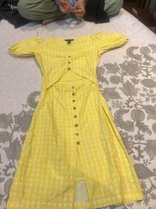 Chic Yellow Gingham Button-Up Dress