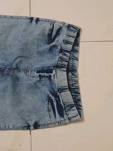 BLUE ACID WASH JEANS