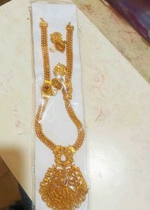 Elegant Gold Necklace &amp; Earring Set