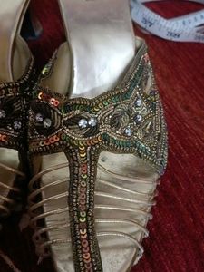 Embroidered Gold Heeled Sandals, zarkan flats