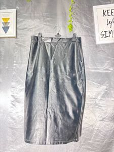 Chic Faux Leather Midi Skirt
