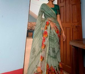 Elegant Floral Print Saree