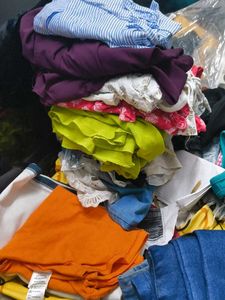 Mystery box of 6 clothes