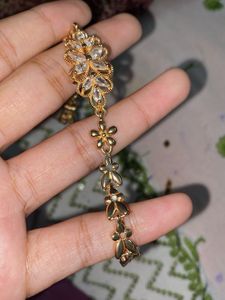 ElegantANTI TARNISH Gold Flower Bracelet