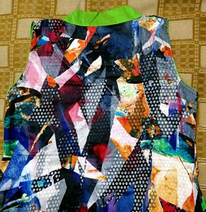 Vibrant Abstract Print Sleeveless Kurta