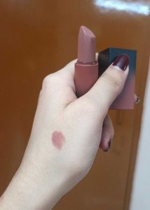 Huda Beauty Creamy Bullet Lipstick - Interview