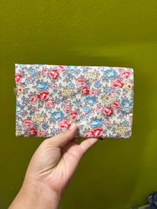 Vintage Floral Beaded Clutch wallet 💚