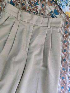 Chic Pleated Khaki Trousers