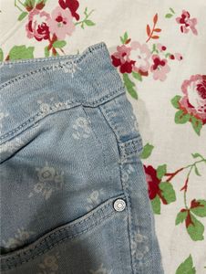 Cute patterned denim shorts