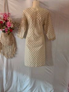 Elegant Off-White Printed Cotton Kurti