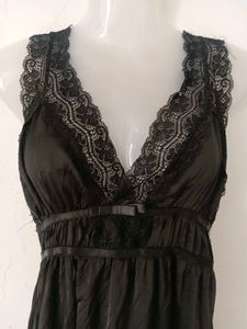 Elegant Black Lace Trim Nightdress