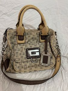 Y2K Aesthetic Guess handbag 👜