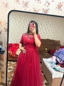 Elegant Red Embellished Gown❤️🎀🦋