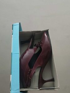 Stylish Burgundy Patent Slingback Heels